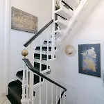 Bella - 